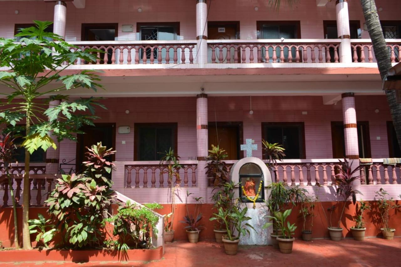 Esther Guest House Calangute Buitenkant foto